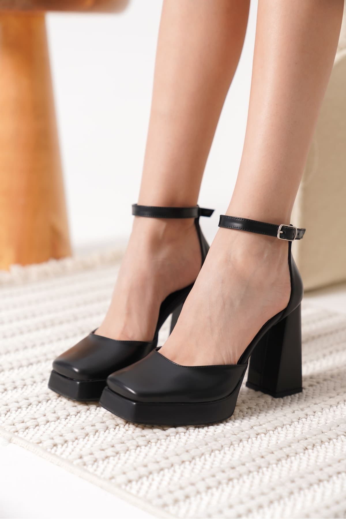 Toptan Kadın Topuklu Sandalet TR12MY07A