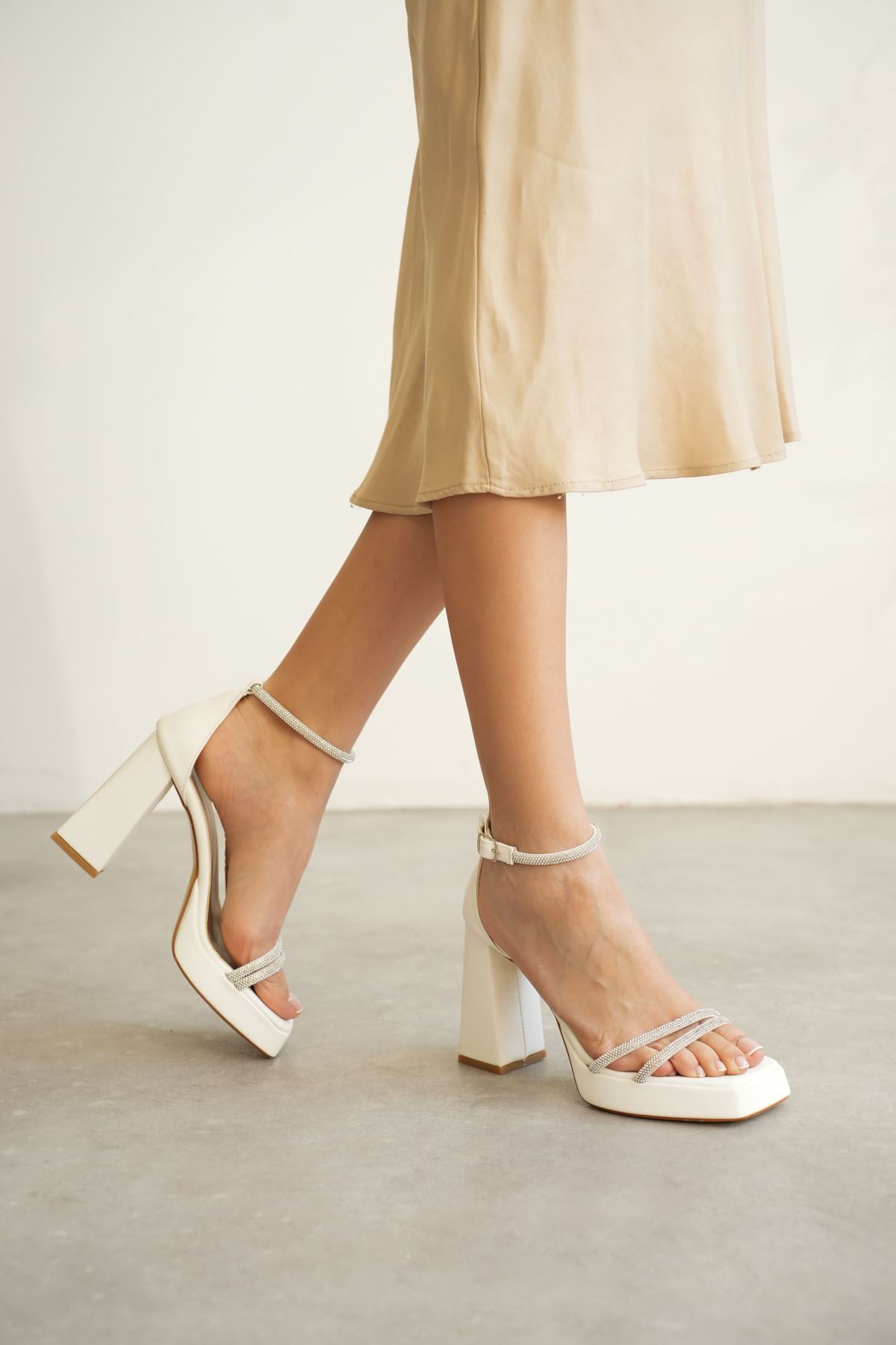 Toptan Kadın Topuklu Sandalet TR12MY01B