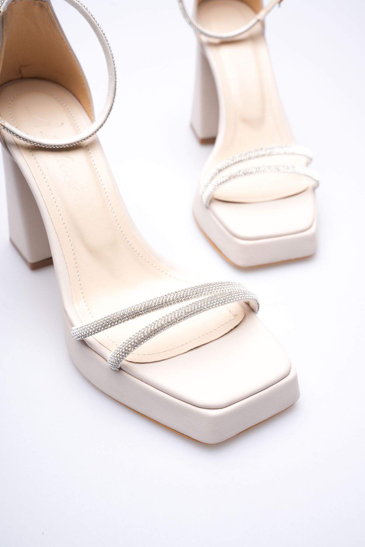 Toptan Kadın Topuklu Sandalet TR12MY01D