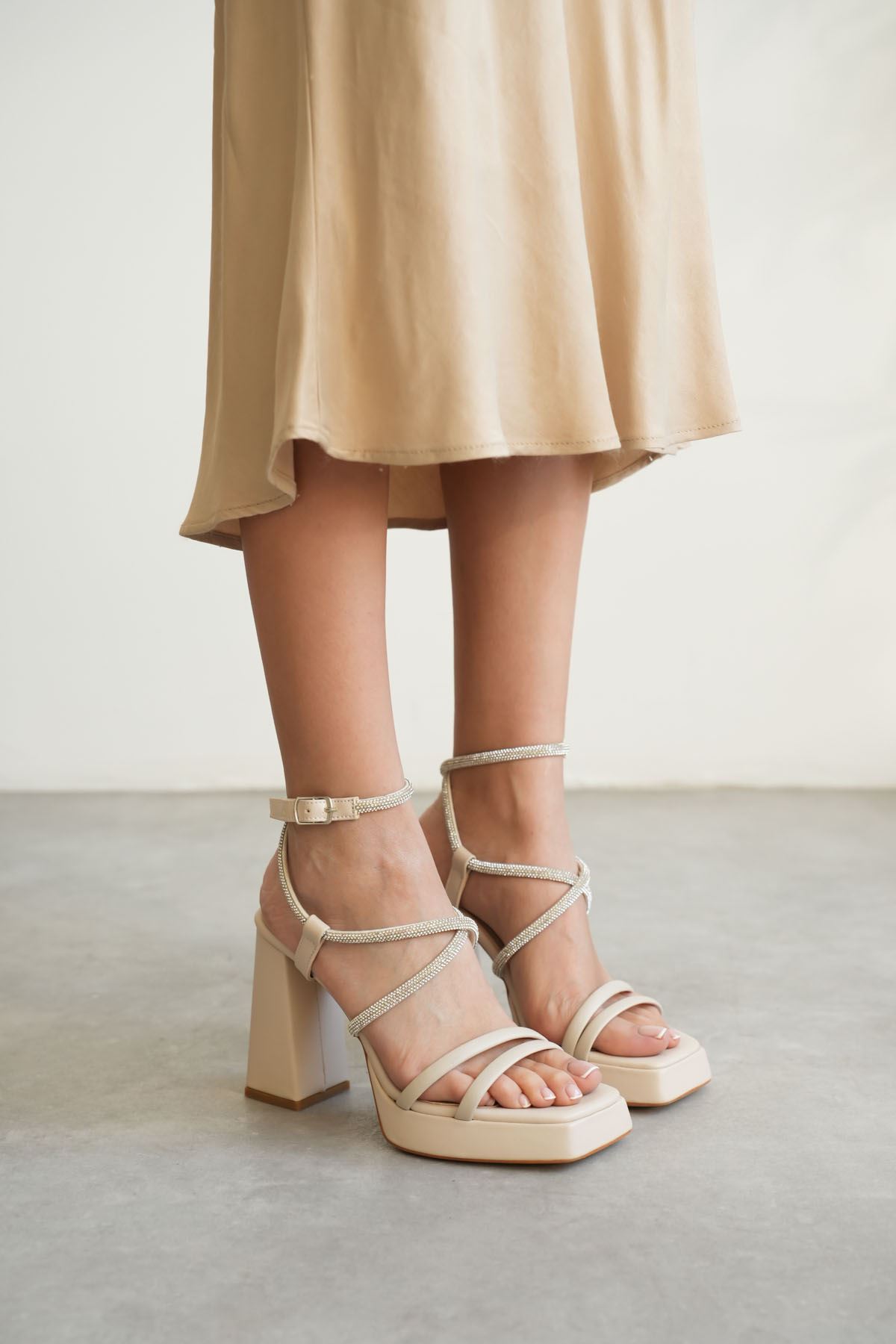 Toptan Kadın Topuklu Sandalet TR12MY02C