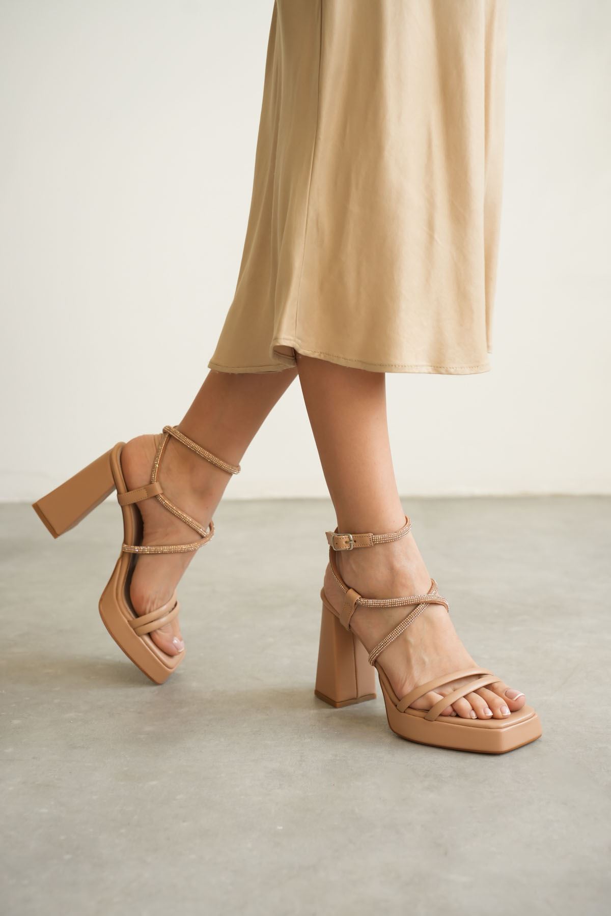 Toptan Kadın Topuklu Sandalet TR12MY02D