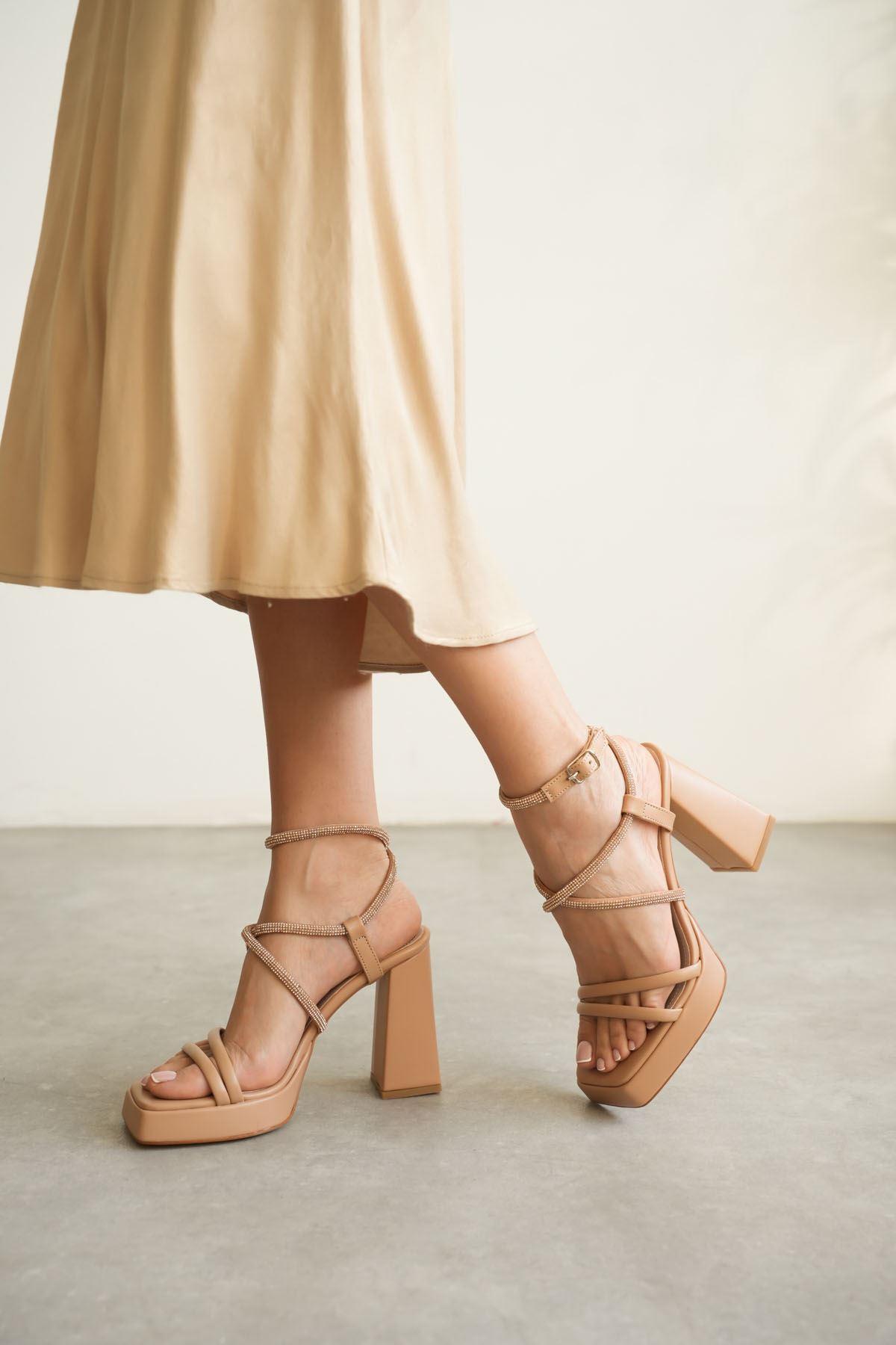 Toptan Kadın Topuklu Sandalet TR12MY02D