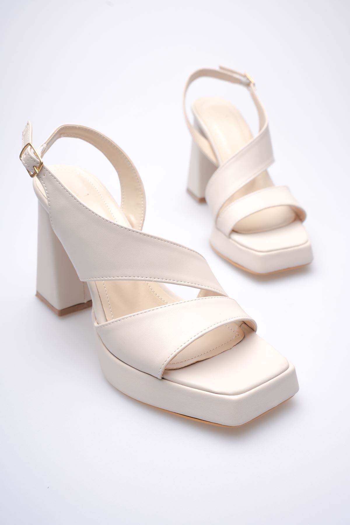 Toptan Kadın Topuklu Sandalet TR12MY04C