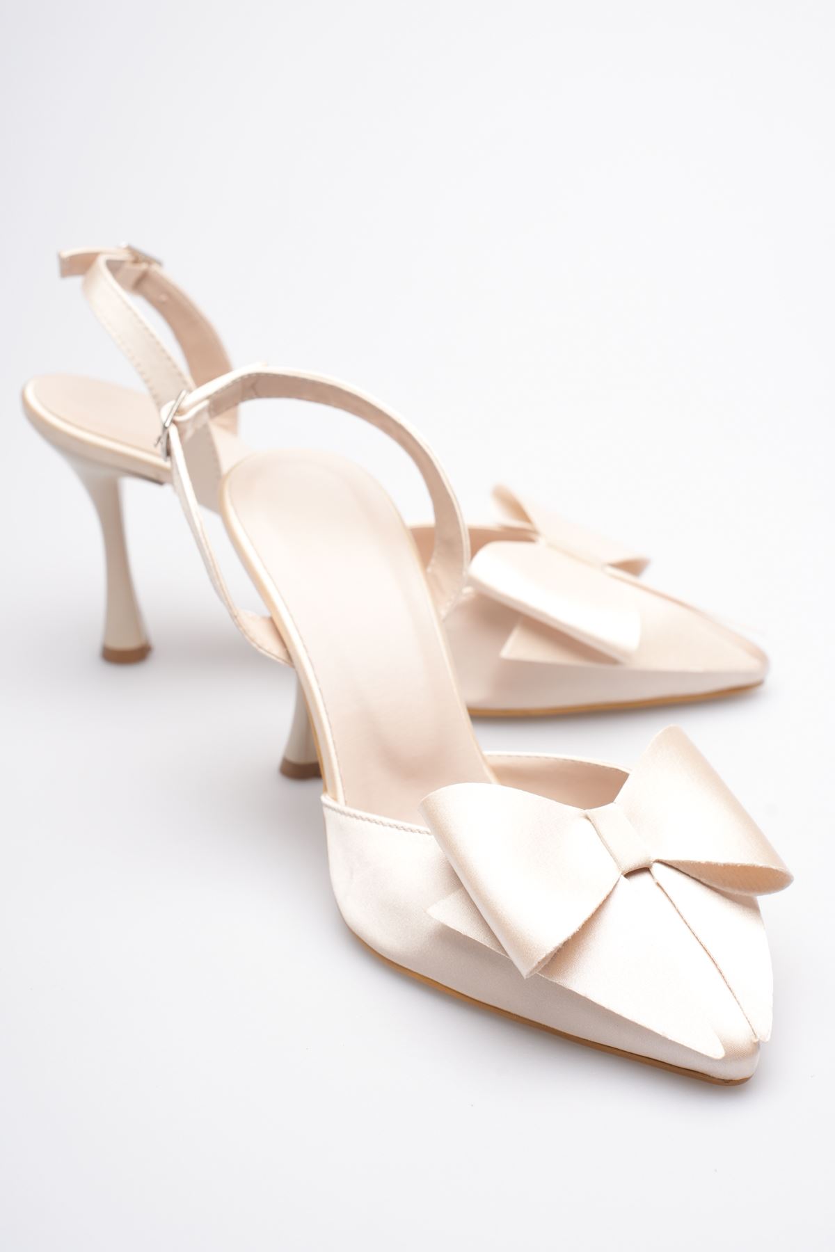 Toptan Kadın Fiyonklu Topuklu Ayakkabı TR40MS01B