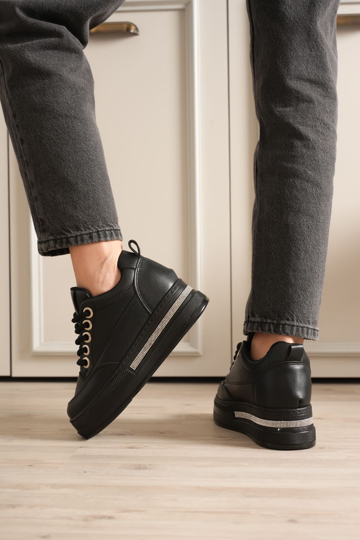 Toptan Kadın Spor Ayakkabı TR04MS01D