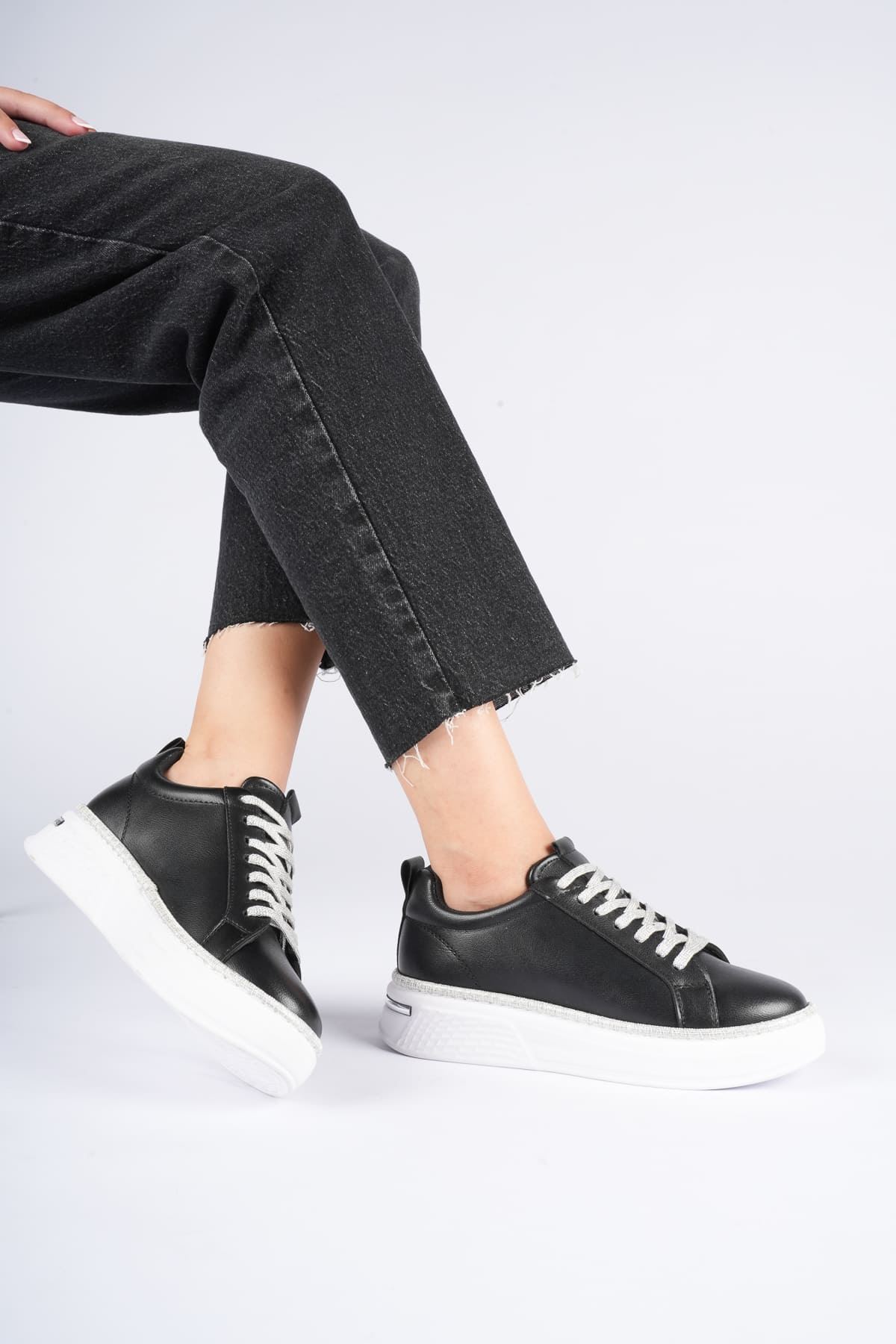 Toptan Kadın Siyah Sneaker TR01MS04A