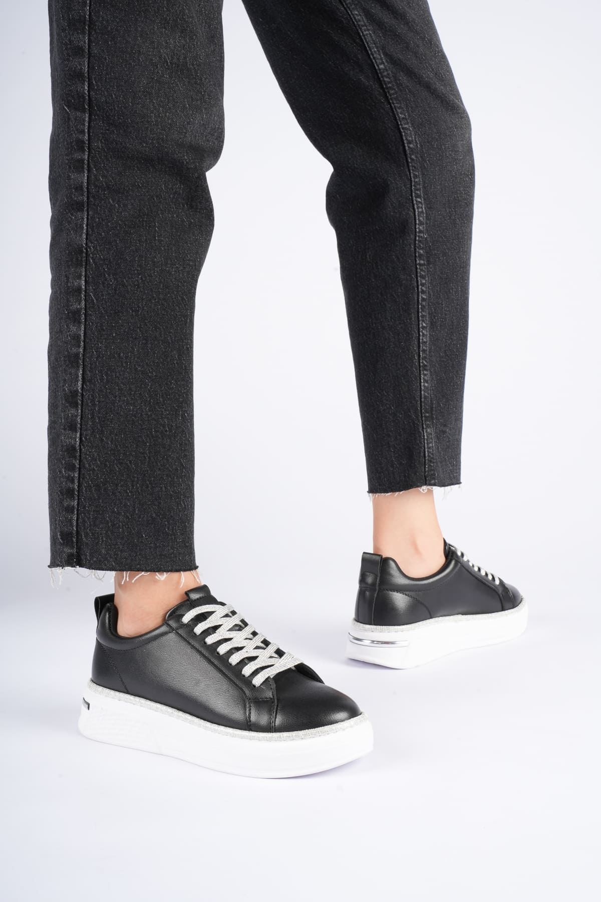Toptan Kadın Siyah Sneaker TR01MS04A