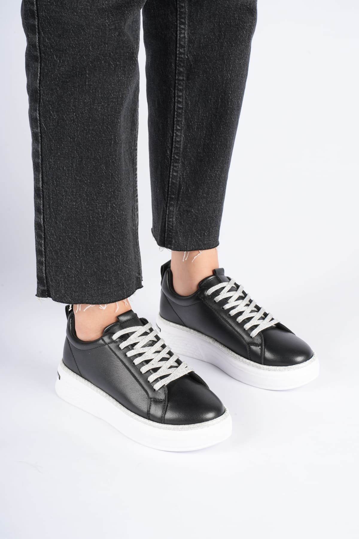 Toptan Kadın Siyah Sneaker TR01MS04A