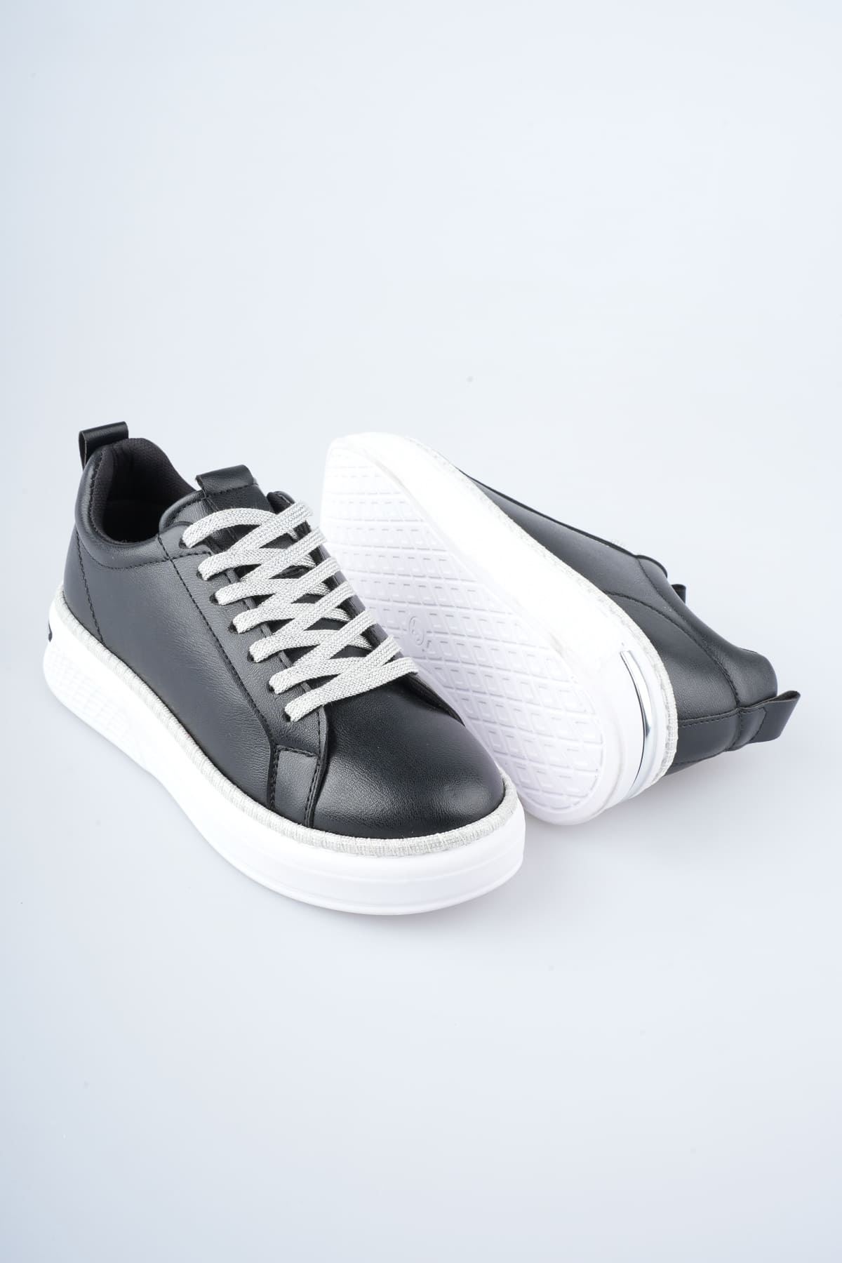 Toptan Kadın Siyah Sneaker TR01MS04A