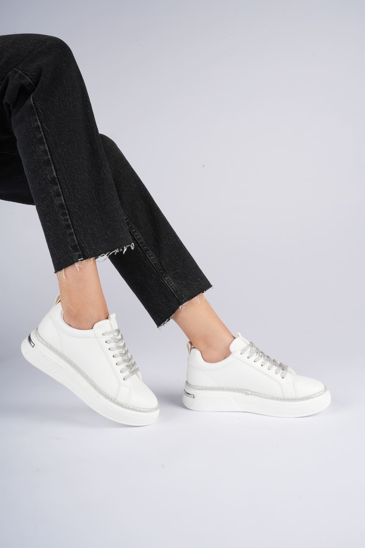 Toptan Kadın Siyah Sneaker TR01MS04B