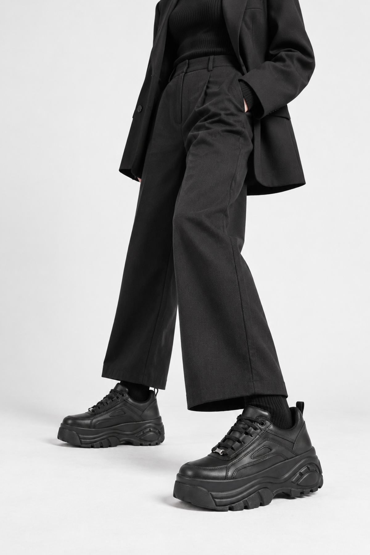 Toptan Kadın Siyah Sneaker TR05MS07A